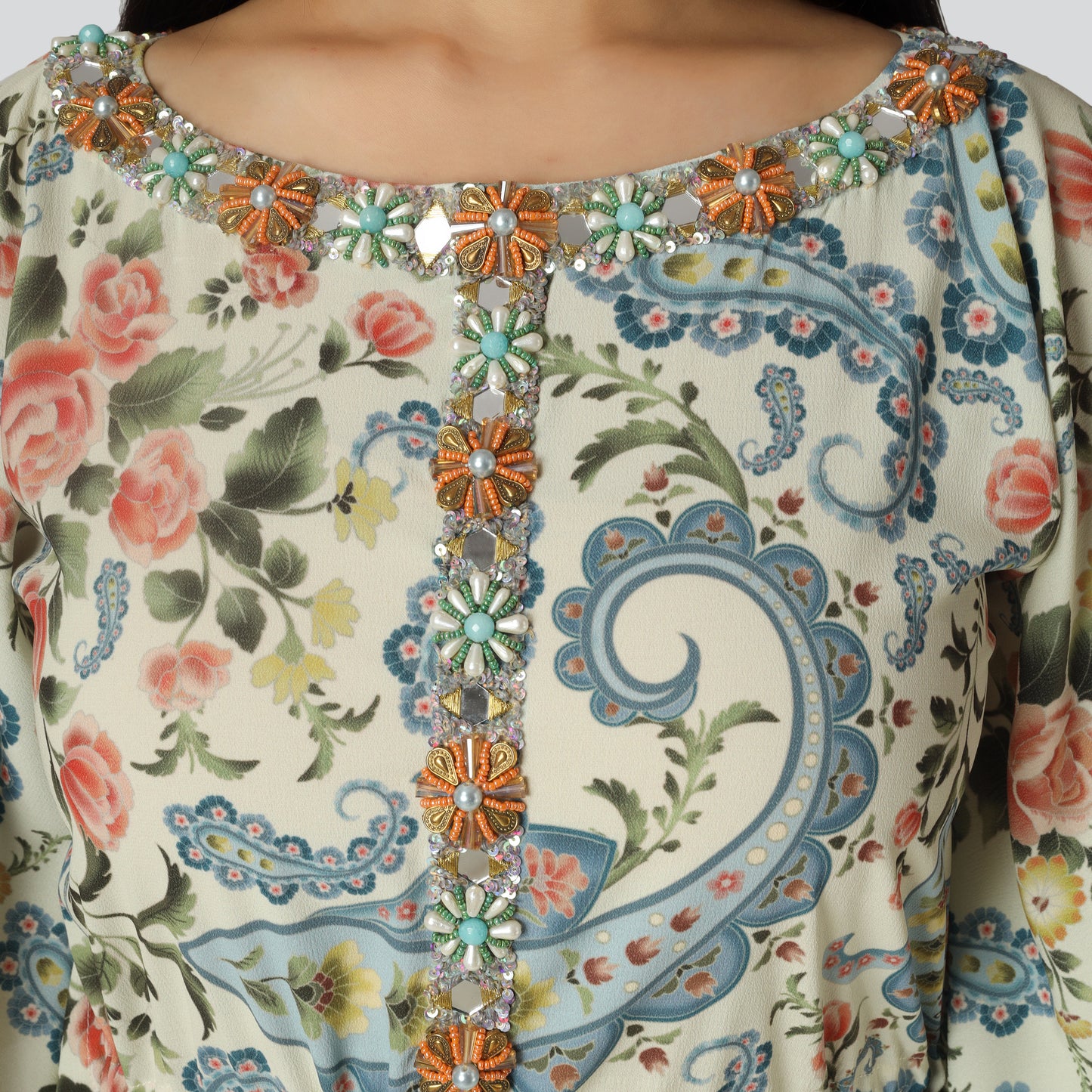 Round neck clothes wearing lady