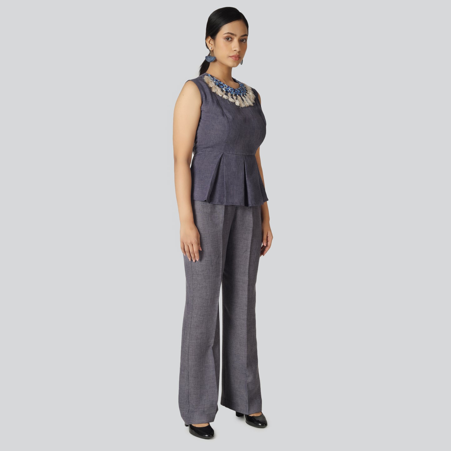 Young girl wearing pant and kurti